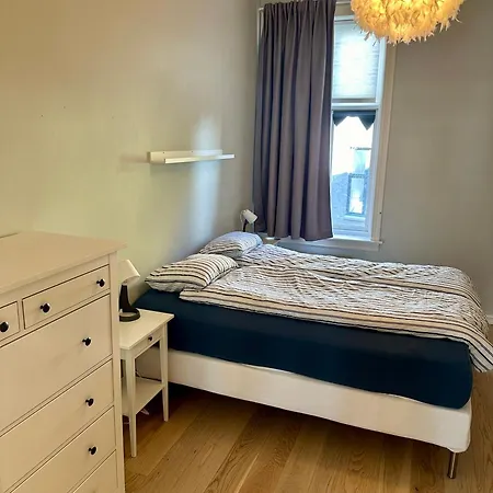 Classical 3 Bedroom, 2 Bath, Minutes From Royal Palace, Main Shopping Street, Restaurants & Downtown *