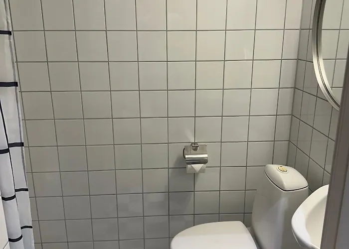 Classical 3 Bedroom, 2 Bath, Minutes From Royal Palace, Main Shopping Street, Restaurants & Downtown 公寓