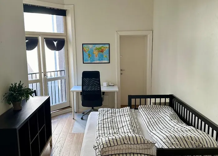 Апартаменты Classical 3 Bedroom, 2 Bath, Minutes From Royal Palace, Main Shopping Street, Restaurants & Downtown Осло