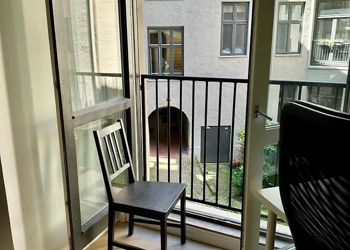 Classical 3 Bedroom, 2 Bath, Minutes From Royal Palace, Main Shopping Street, Restaurants & Downtown 奥斯陆